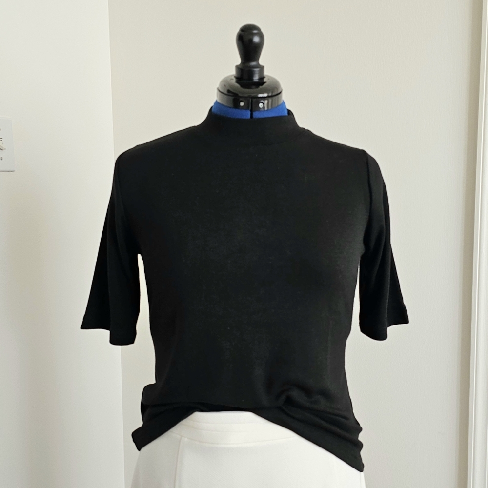 Black Mock Neck Tee Stretch Cotton Minimalist Business Casual Versatile Top M